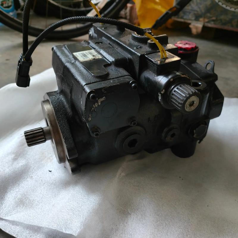 Eaton 72400 系列電控、液控與手動(dòng)換向柱塞式液壓泵 行走液壓泵的應(yīng)用與特性