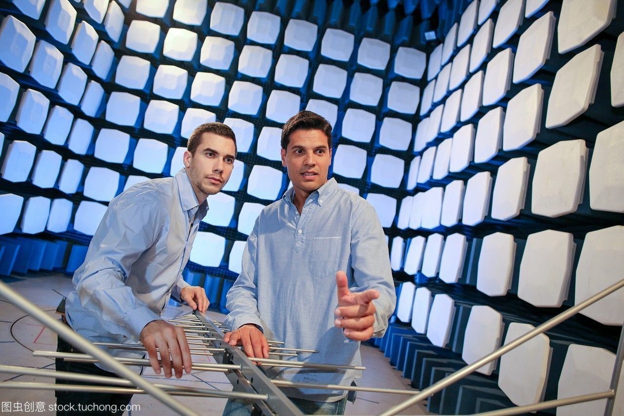 研究人員安回聲室emc&電信實驗室認證低壓電器&電子產(chǎn)品技術(shù)服務行業(yè)的tecnalia研究&創(chuàng)新bizkaia巴斯克國家西班牙